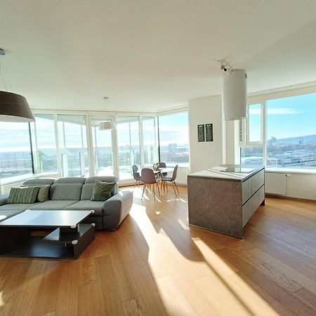 Sag Panorama Apartment 3 Rooms 19Th Floor Great View Free Parking Bratislava Eksteriør billede