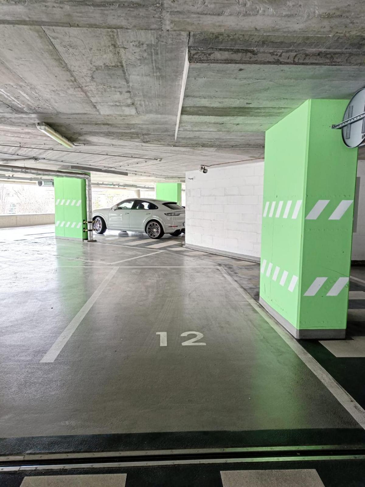 Sag Panorama Apartment 3 Rooms 19Th Floor Great View Free Parking Bratislava Eksteriør billede