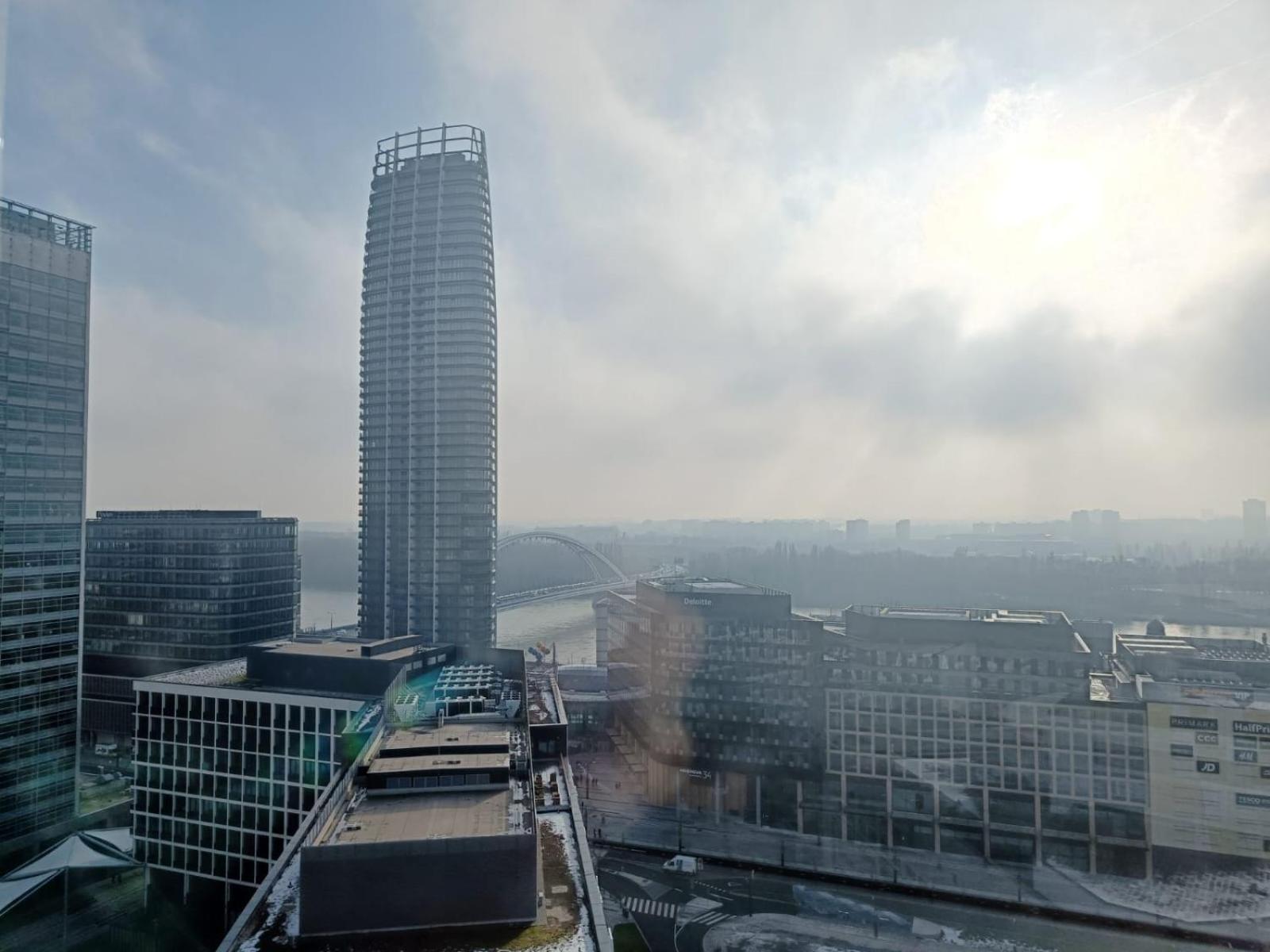 Sag Panorama Apartment 3 Rooms 19Th Floor Great View Free Parking Bratislava Eksteriør billede